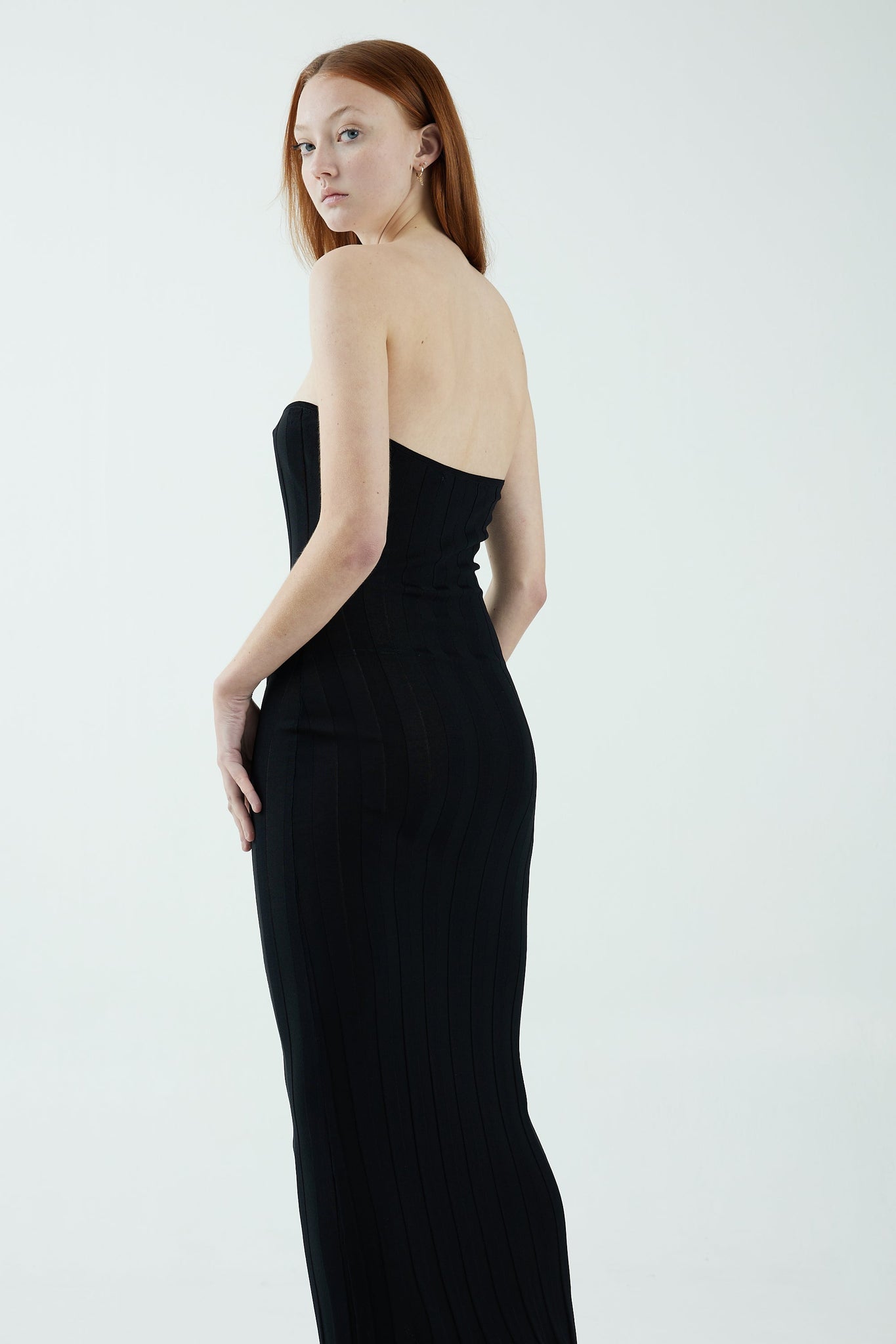LIAISON KNIT KEYHOLE STRAPLESS DRESS | BLACK