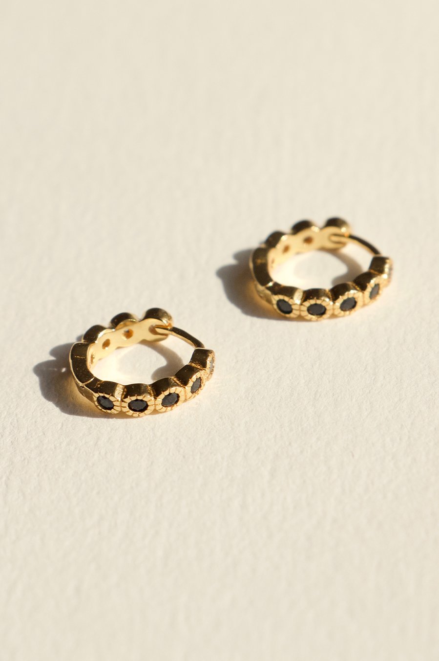 REDONDO PILLAR EARRINGS | BLACK