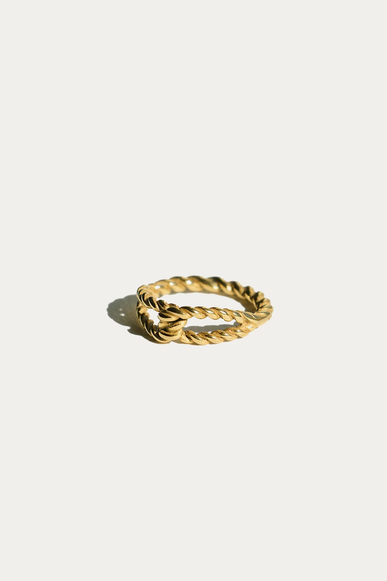 TWIST KNOT RING