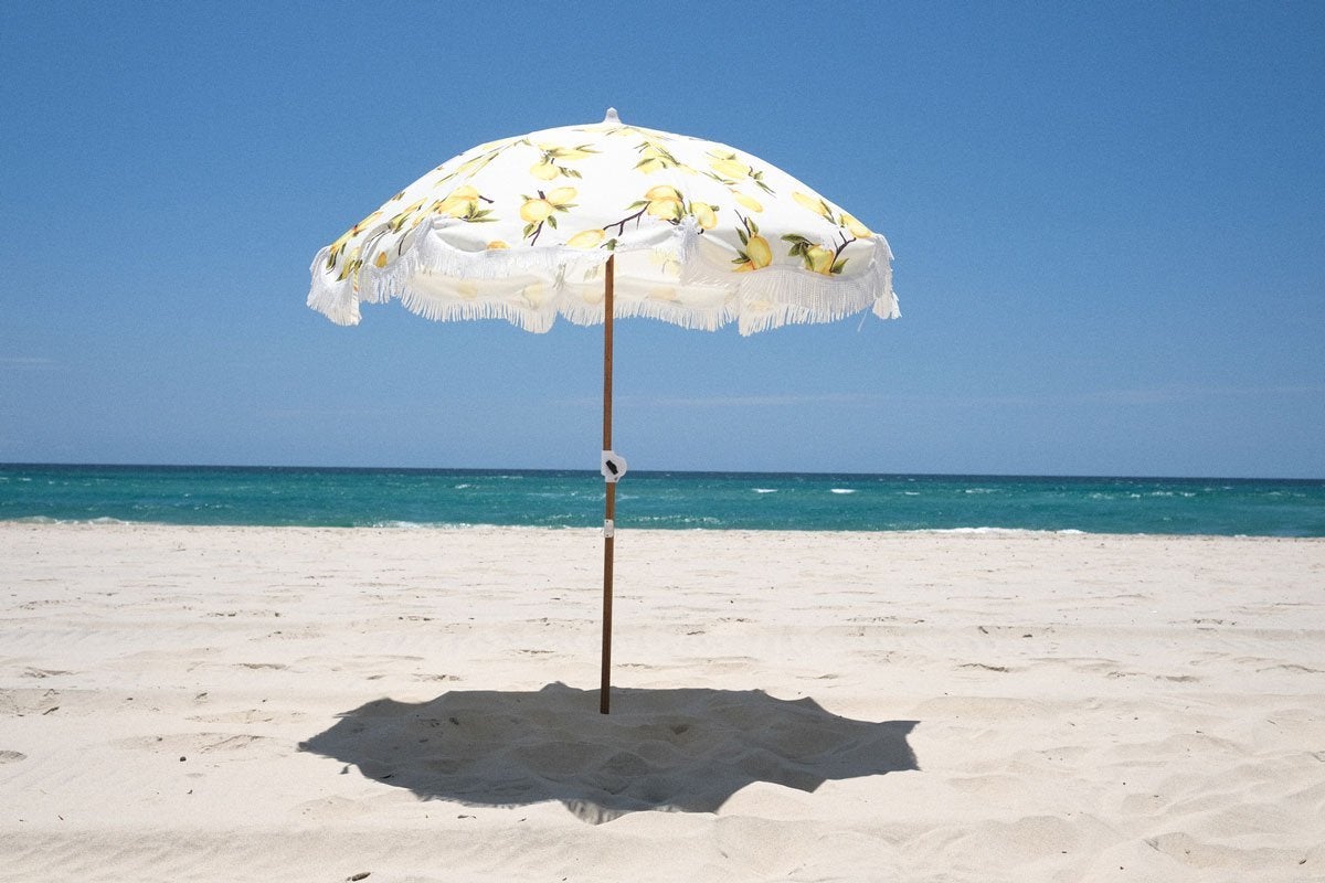 THE HOLIDAY BEACH UMBRELLA | VINTAGE LEMONS